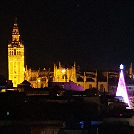 Avanti La Campana, Con Un Balcon Que Te Enamorara Del Ambiente De Sevilla 외부 사진