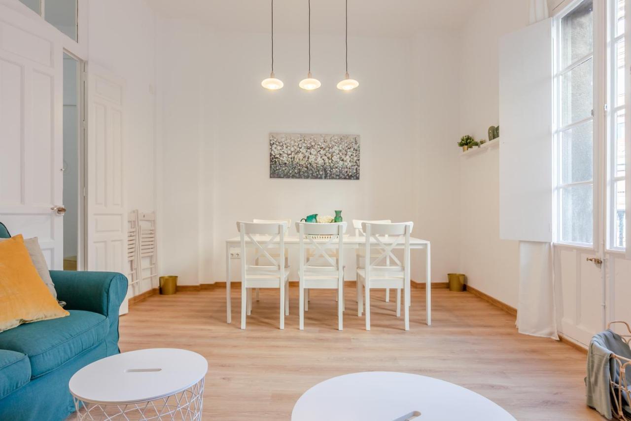 Avanti La Campana, Con Un Balcon Que Te Enamorara Del Ambiente De Sevilla 외부 사진