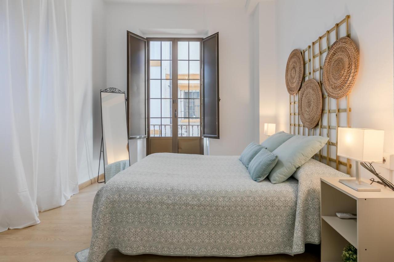 Avanti La Campana, Con Un Balcon Que Te Enamorara Del Ambiente De Sevilla 외부 사진