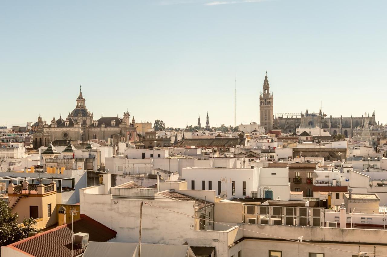 Avanti La Campana, Con Un Balcon Que Te Enamorara Del Ambiente De Sevilla 외부 사진